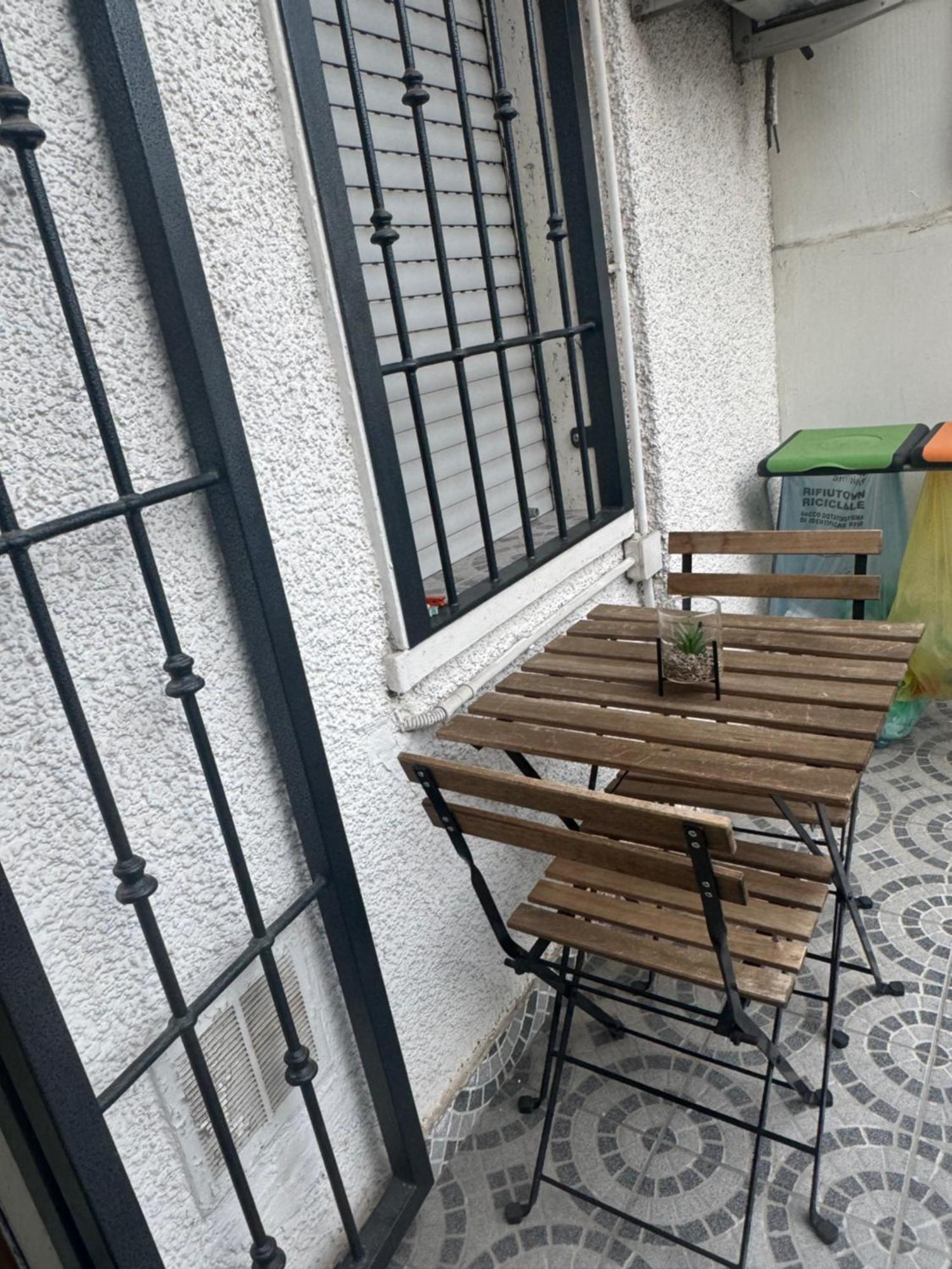 Casa Alessio - Elegante Appartamento Nel Cuore Di Cesano Maderno Eksteriør billede