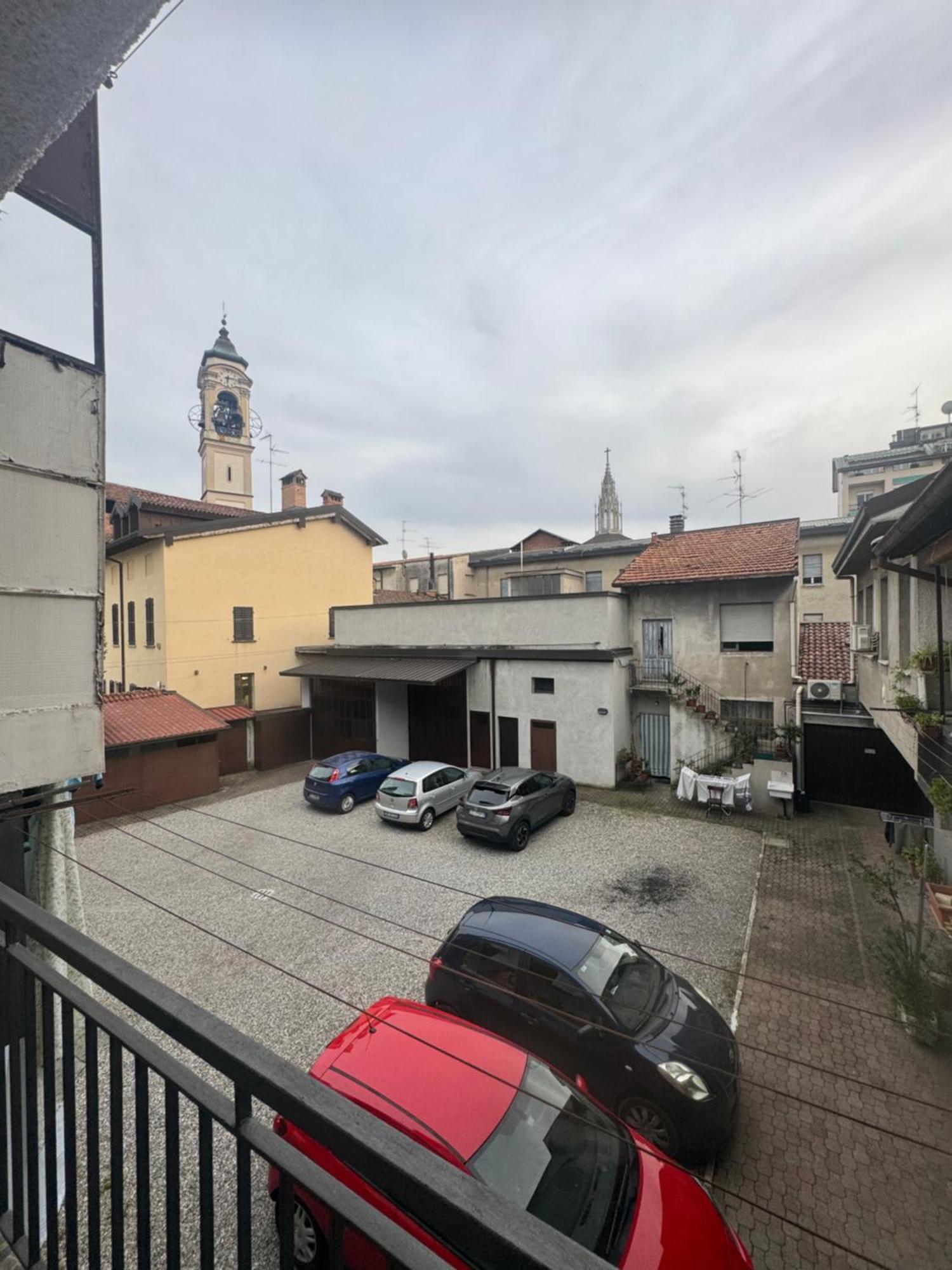 Casa Alessio - Elegante Appartamento Nel Cuore Di Cesano Maderno Eksteriør billede