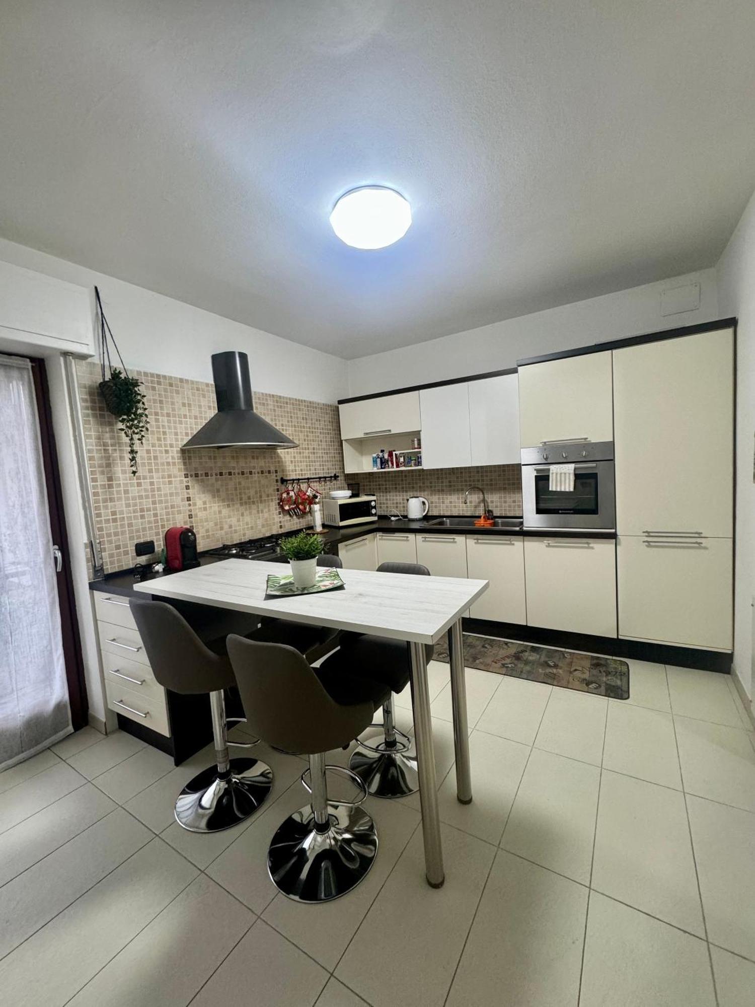 Casa Alessio - Elegante Appartamento Nel Cuore Di Cesano Maderno Eksteriør billede